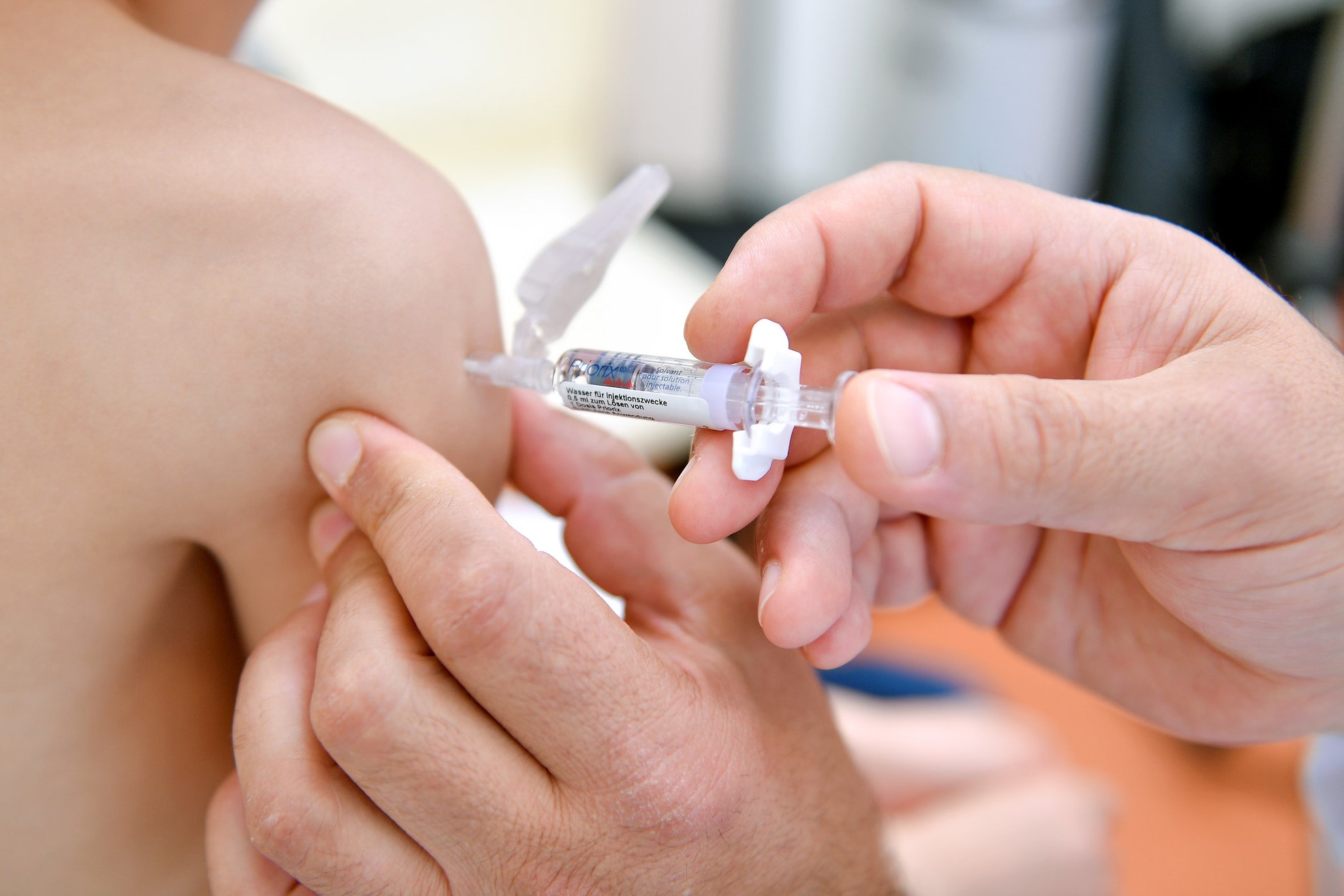 Se mantienen los puntos de vacunación infantil y se insta a las familias a completar el calendario de sus hijos