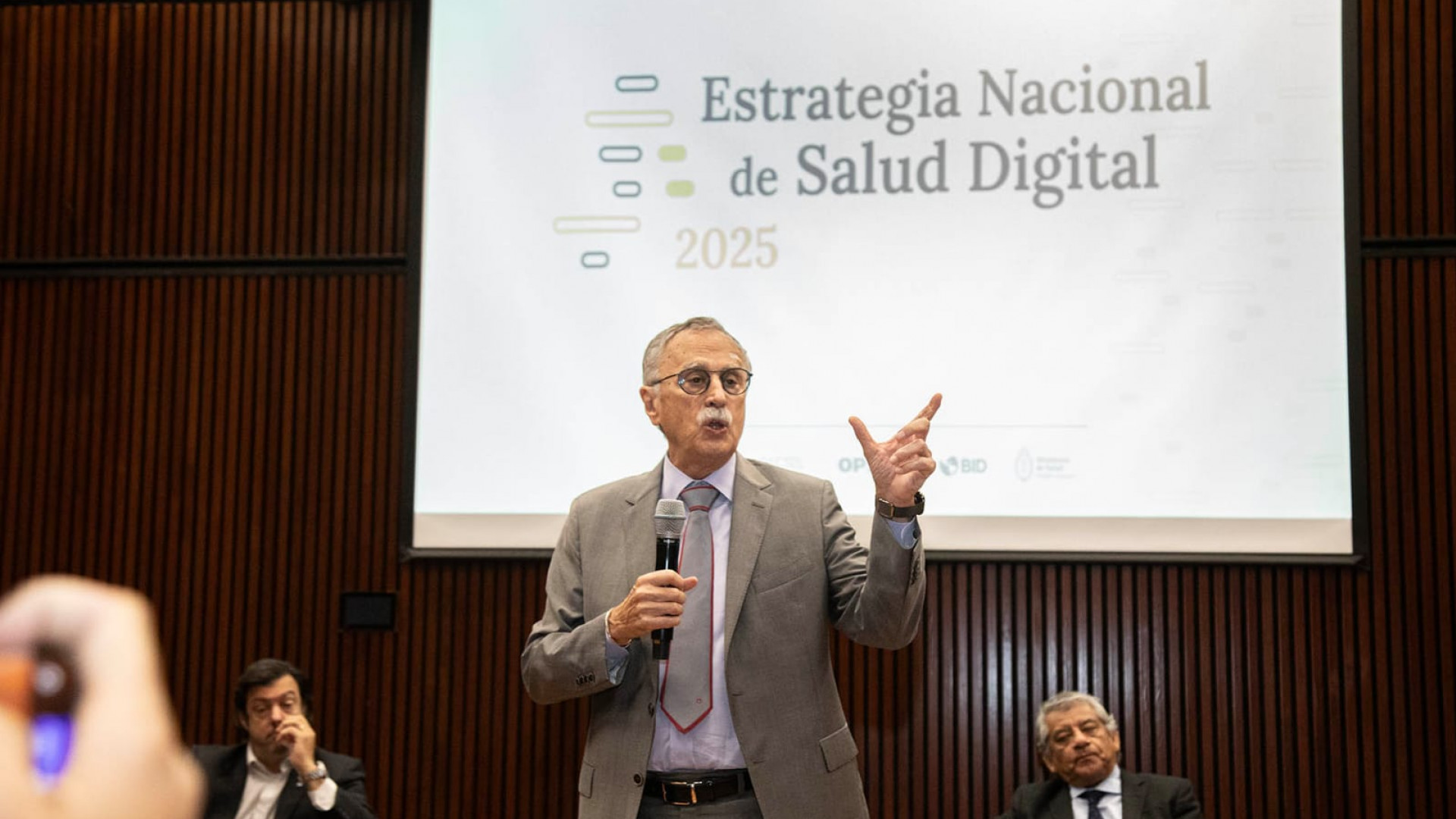 Lugones inauguró el Encuentro Nacional de Salud Digital 2025