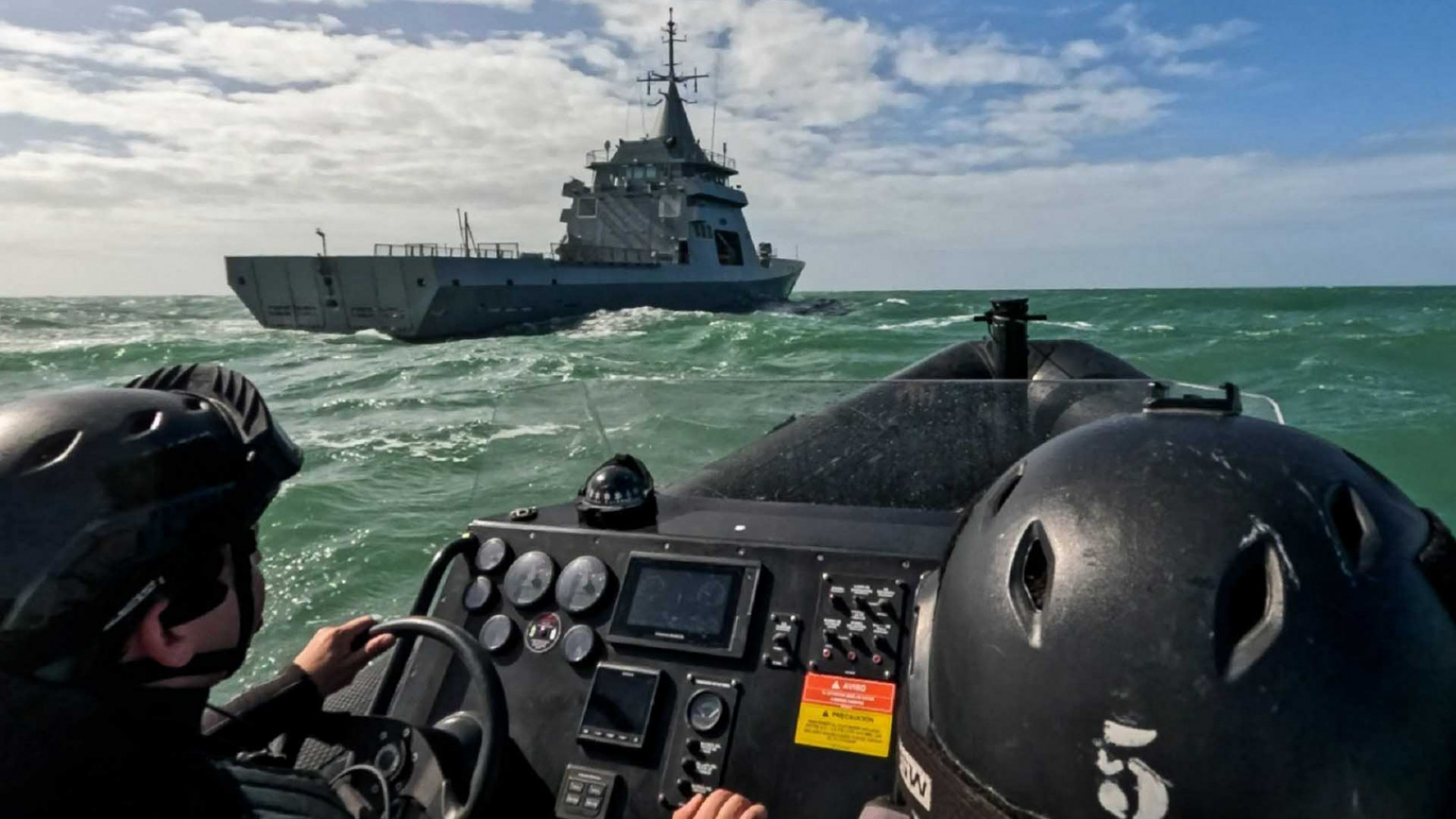 La Armada Argentina refuerza el control del Mar Argentino con la operación “Mare Nostrum VII”